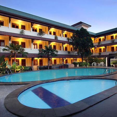 Cakra Kembang Hotel Yogyakarta Exterior foto