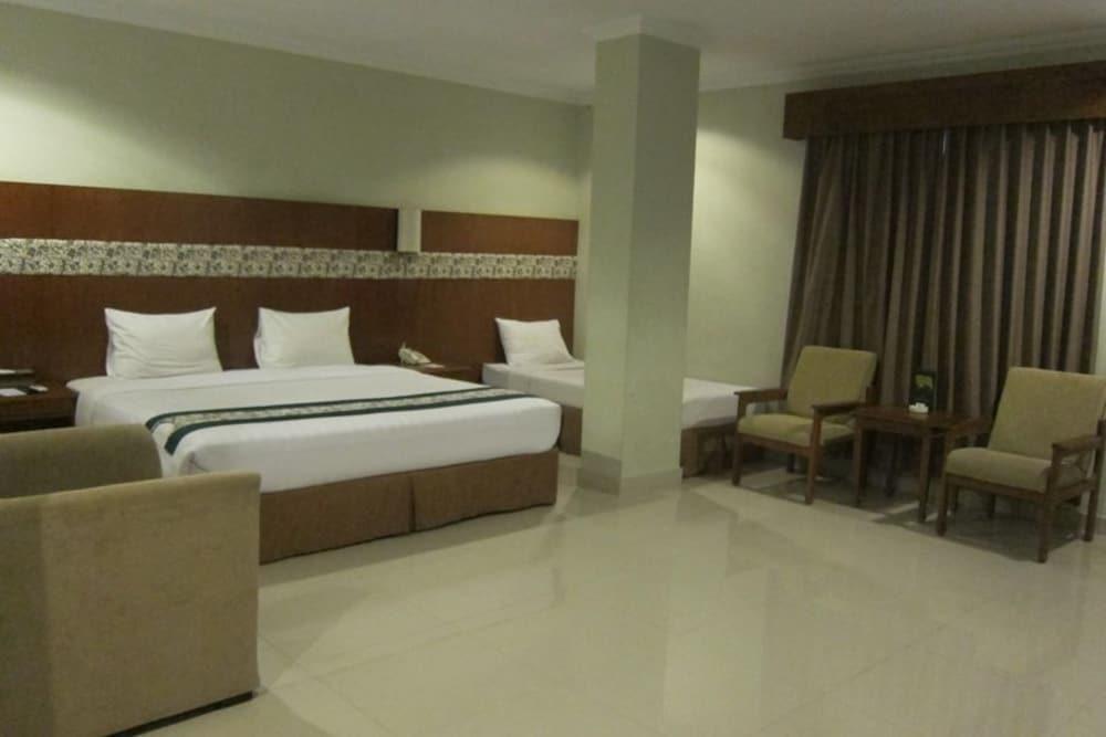 Cakra Kembang Hotel Kejayan Exterior foto