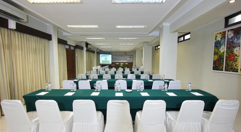 Cakra Kembang Hotel Kejayan Exterior foto