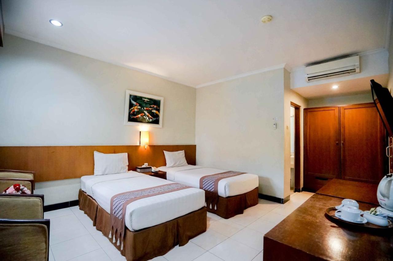 Cakra Kembang Hotel Kejayan Exterior foto