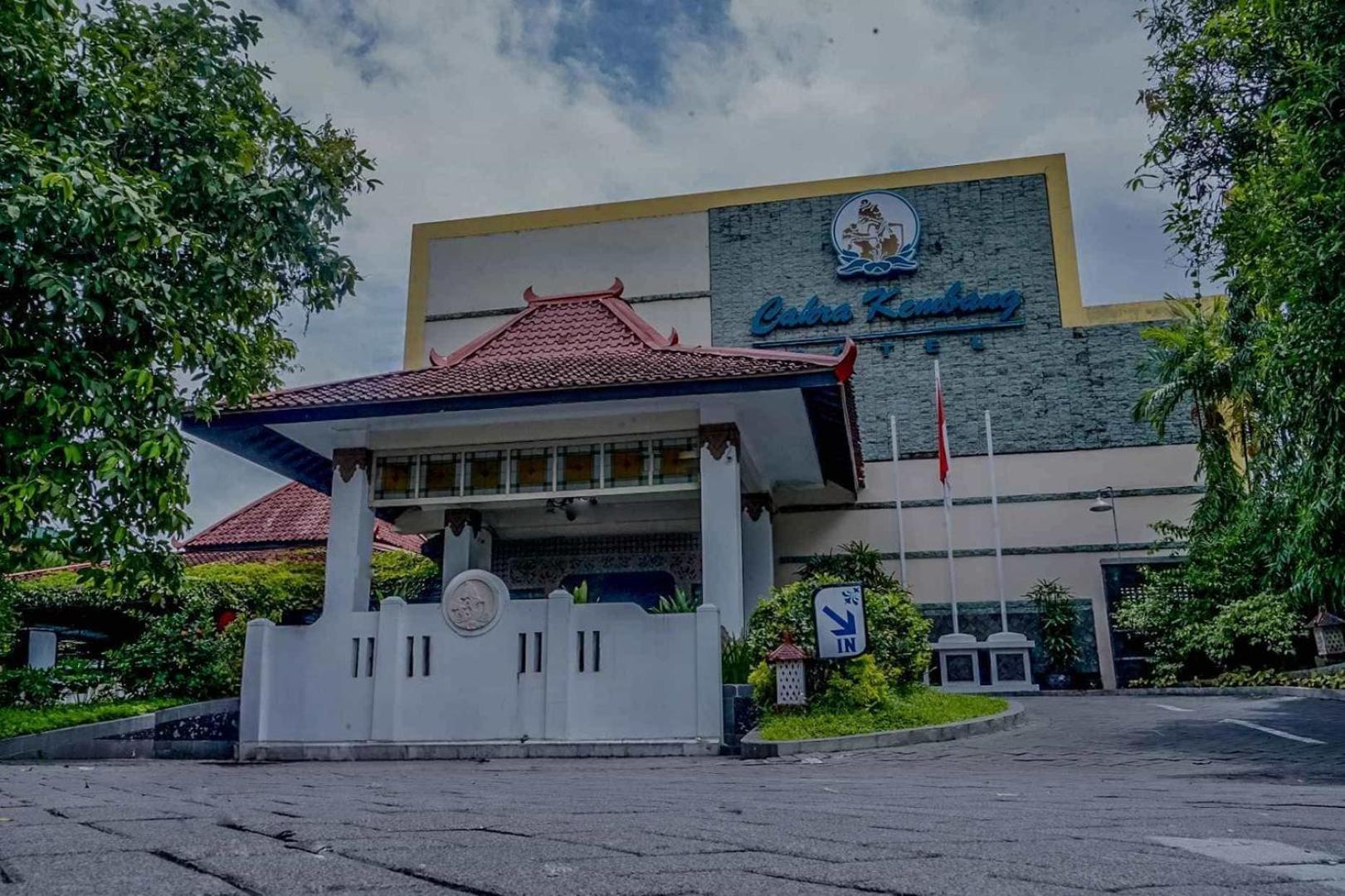 Cakra Kembang Hotel Kejayan Exterior foto