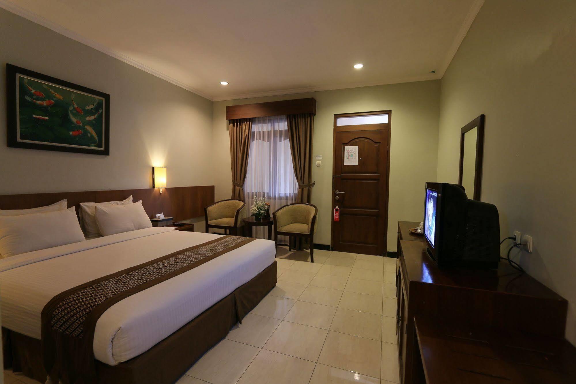 Cakra Kembang Hotel Yogyakarta Exterior foto