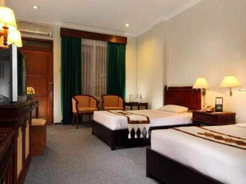 Cakra Kembang Hotel Kejayan Exterior foto